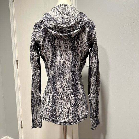 Lululemon Zip Pullover - Picture 3 of 6